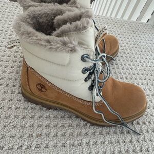 Timberland White and Tan Fur-Lined Boots